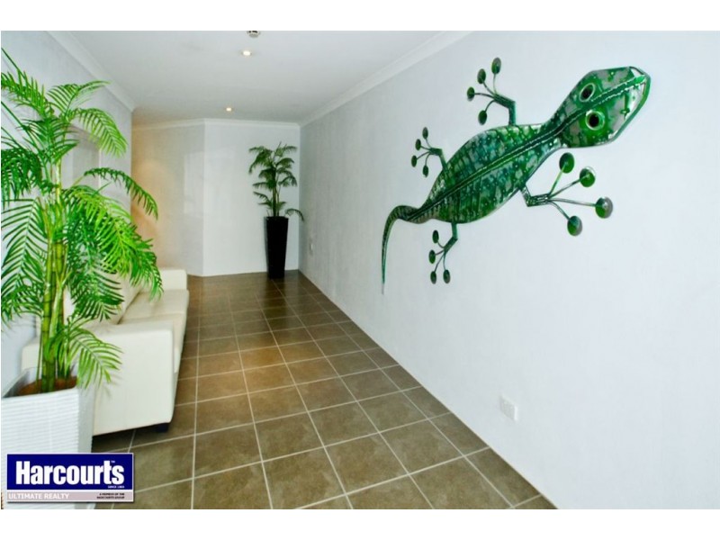 8/5 Rock Street, Scarborough QLD 4020