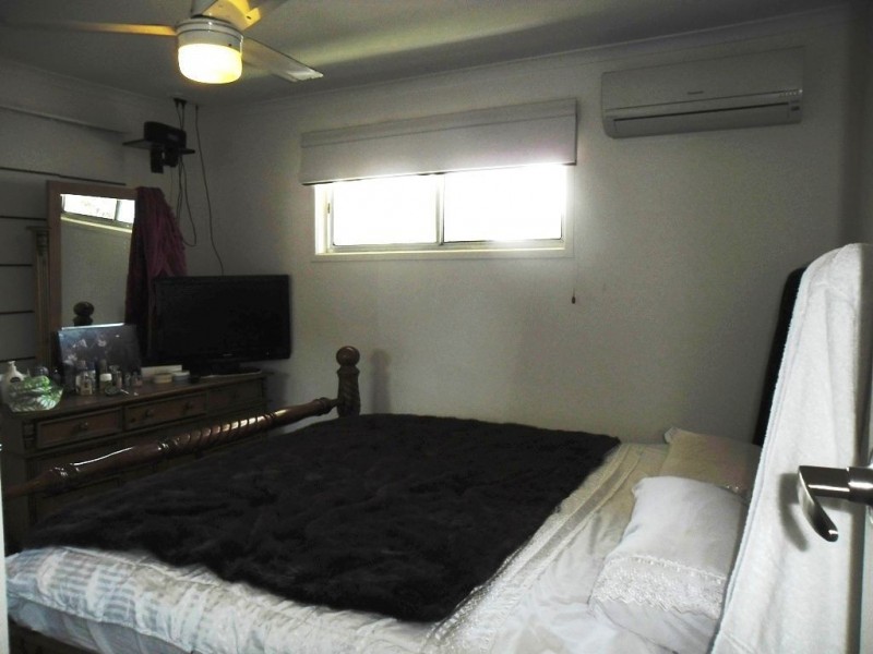 32 Grace Street, Scarborough QLD 4020