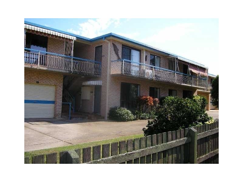 2/137 Prince Edward Parade, Scarborough QLD 4020