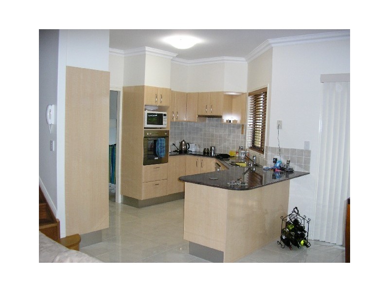 3/400 Scarborough Rd, Scarborough QLD 4020
