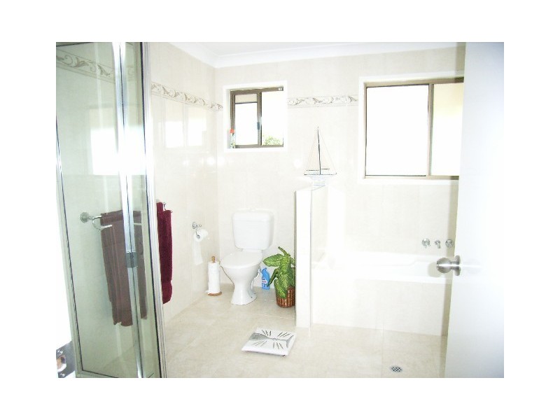27 Picasso Ct, Rothwell QLD 4022