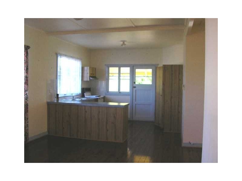 2/21 James st, Scarborough QLD 4020