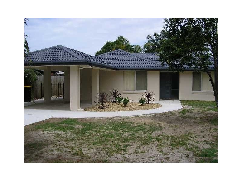 15 Shea st, Scarborough QLD 4020