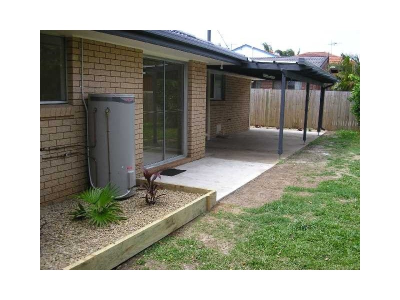 15 Shea st, Scarborough QLD 4020