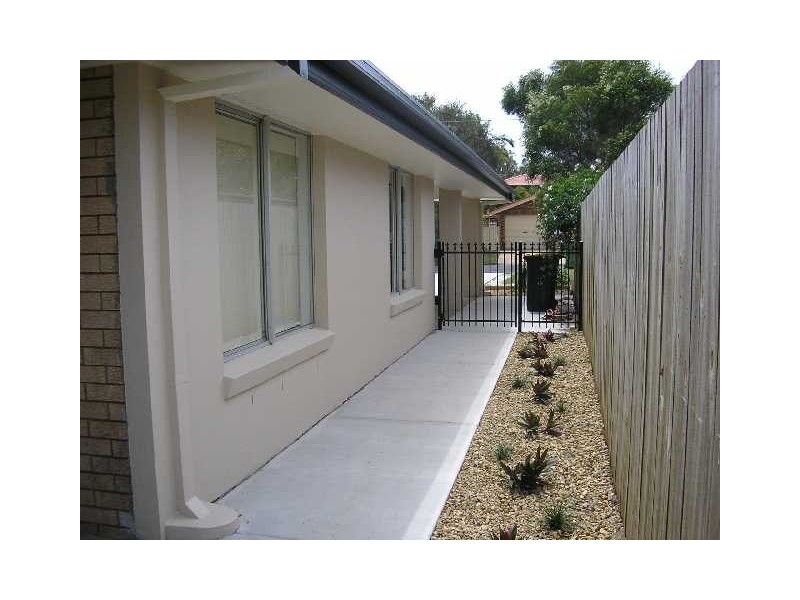 15 Shea st, Scarborough QLD 4020