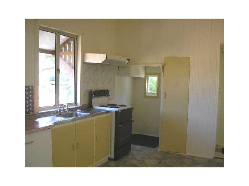 3 Sutton st, Redcliffe QLD 4020