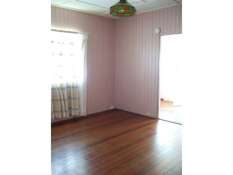 37 Robertson Ave, Margate QLD 4019
