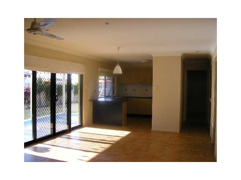 5 Whitfield Ct, North Lakes QLD 4509