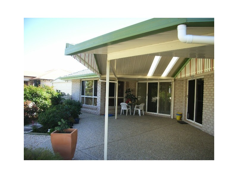 1 Liberty Crt, Scarborough QLD 4020