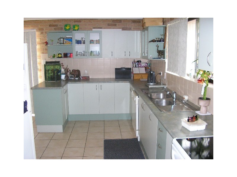 19 Endeavour Esplande, Scarborough QLD 4020