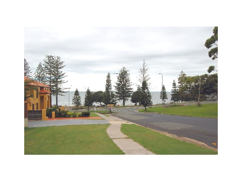 2/4 King Street, Woody Point QLD 4019