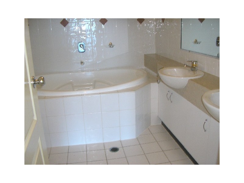 15/94 Prince Edward Parade, Redcliffe QLD 4020