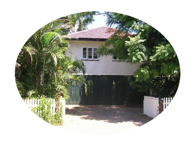 11 Rock Street, Scarborough QLD 4020