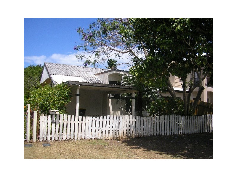 50 McLennan, Woody Point QLD 4019