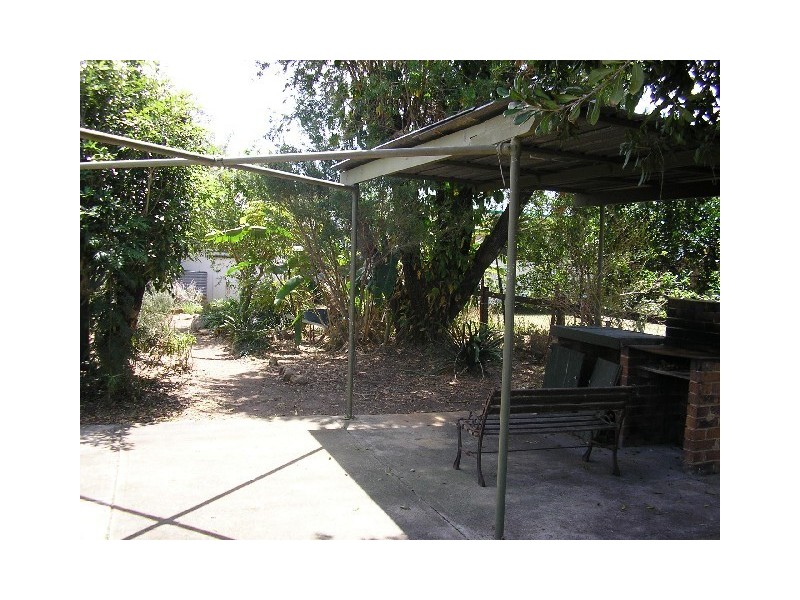 50 McLennan, Woody Point QLD 4019