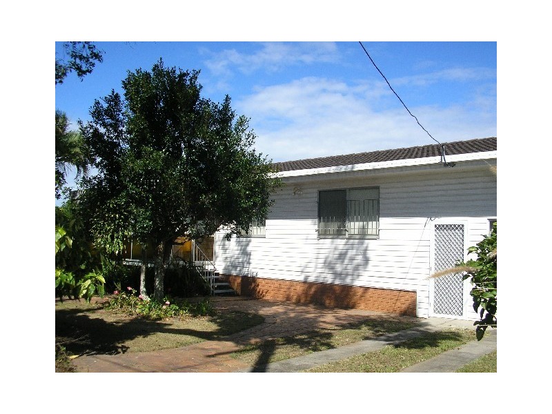 29 Higlett St, Scarborough QLD 4020