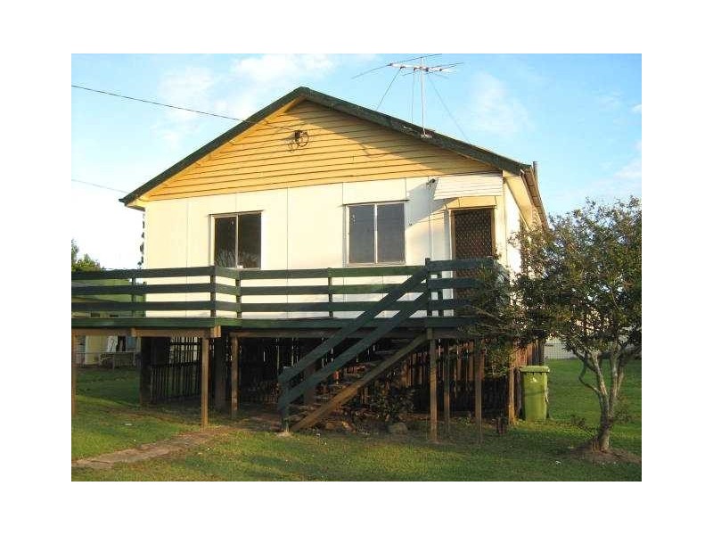 30 Clifford St, Woody Point QLD 4019