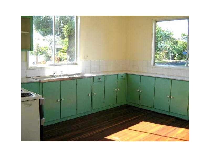 30 Clifford St, Woody Point QLD 4019