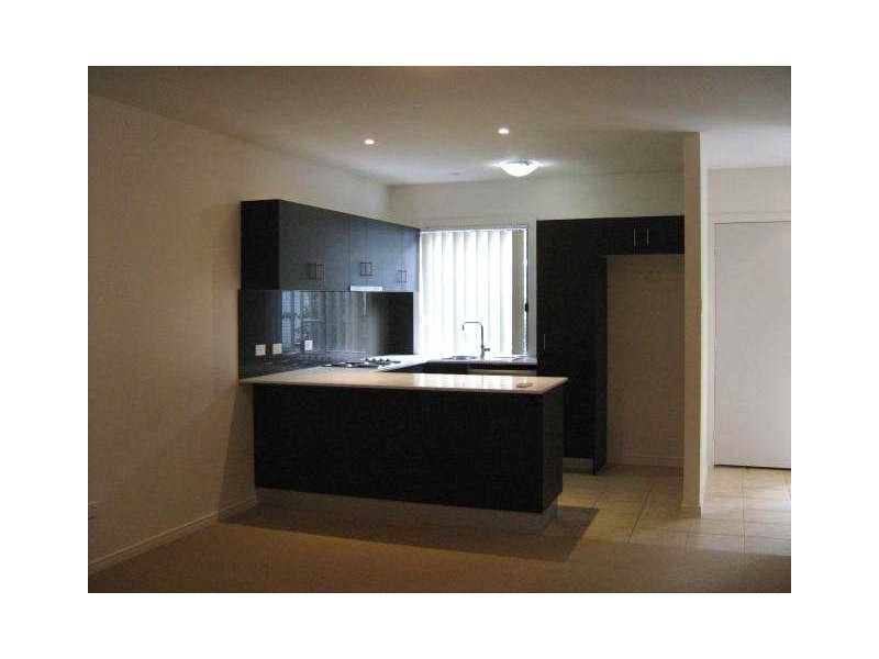 4/13-17 Caroline St, Woody Point QLD 4019