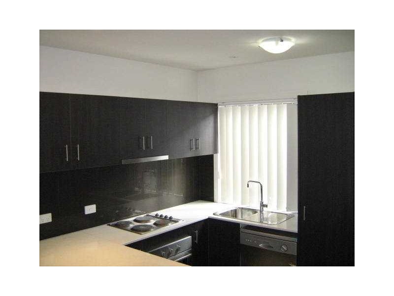 4/13-17 Caroline St, Woody Point QLD 4019
