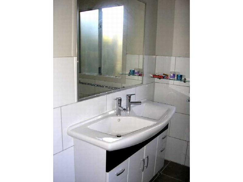 3 Short St, Woody Point QLD 4019