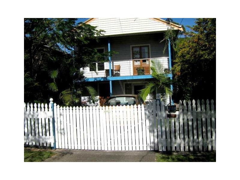 35 Annie St, Woody Point QLD 4019