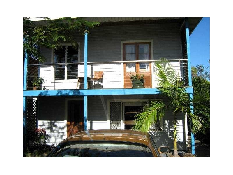 35 Annie St, Woody Point QLD 4019