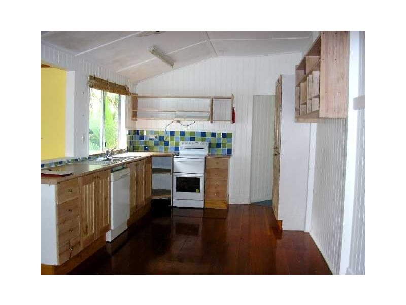 14 Steven St, Redcliffe QLD 4020