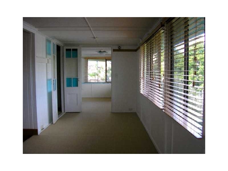 14 Steven St, Redcliffe QLD 4020