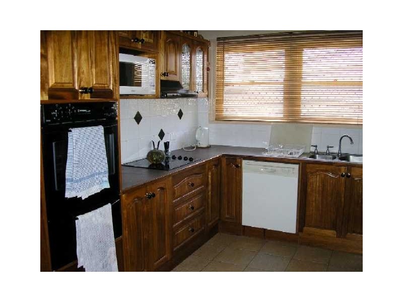 24 Alfred St, Woody Point QLD 4019