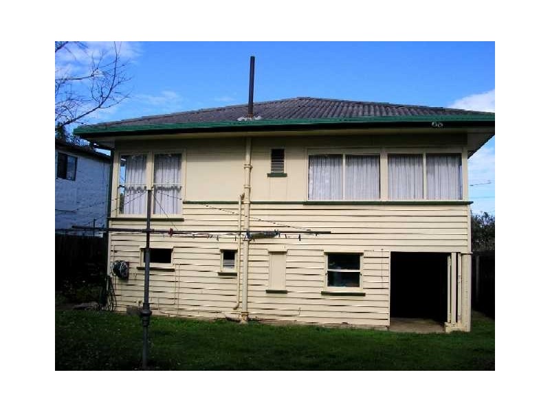 24 Alfred St, Woody Point QLD 4019