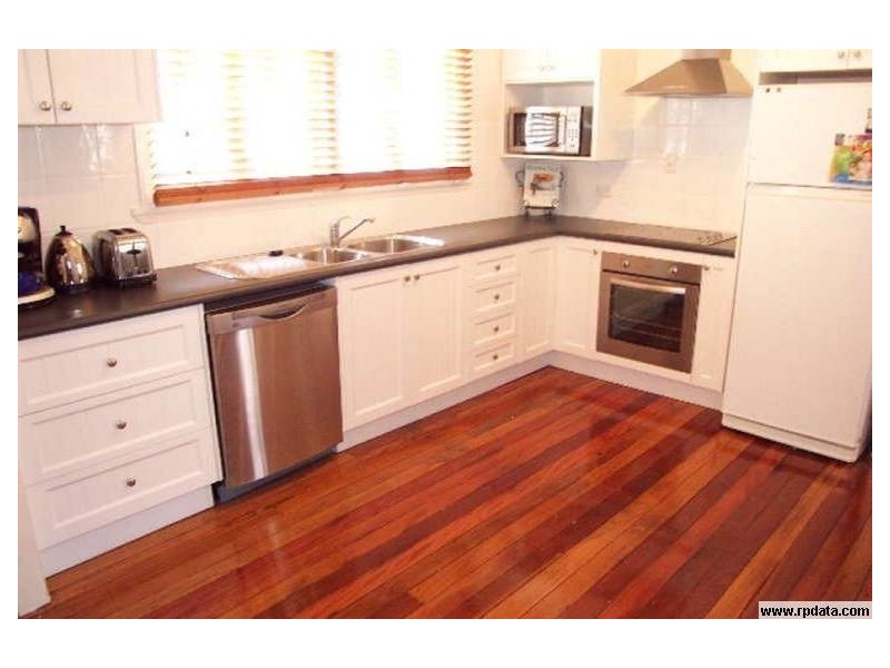 9 Maryborough Tce, Scarborough QLD 4020