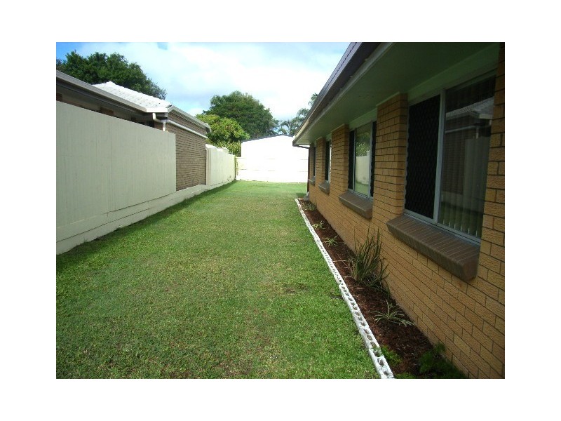 8a Amanda St, Scarborough QLD 4020