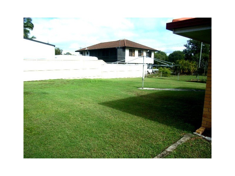 8a Amanda St, Scarborough QLD 4020