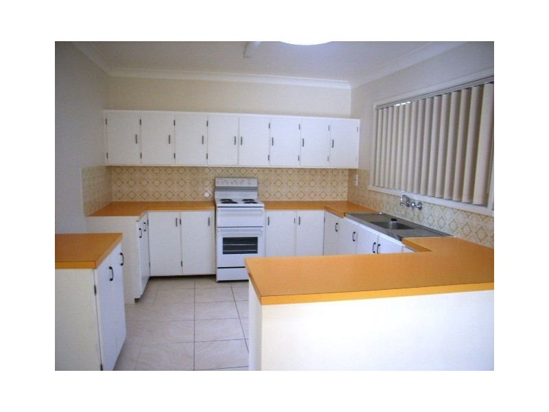 8a Amanda St, Scarborough QLD 4020