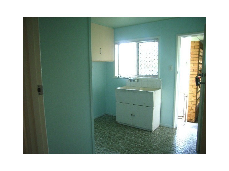 8a Amanda St, Scarborough QLD 4020