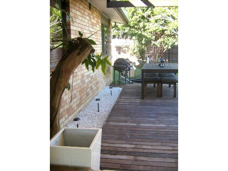 104 Cambridge St, Rothwell QLD 4022