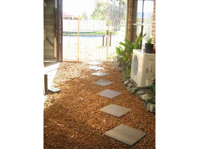 104 Cambridge St, Rothwell QLD 4022