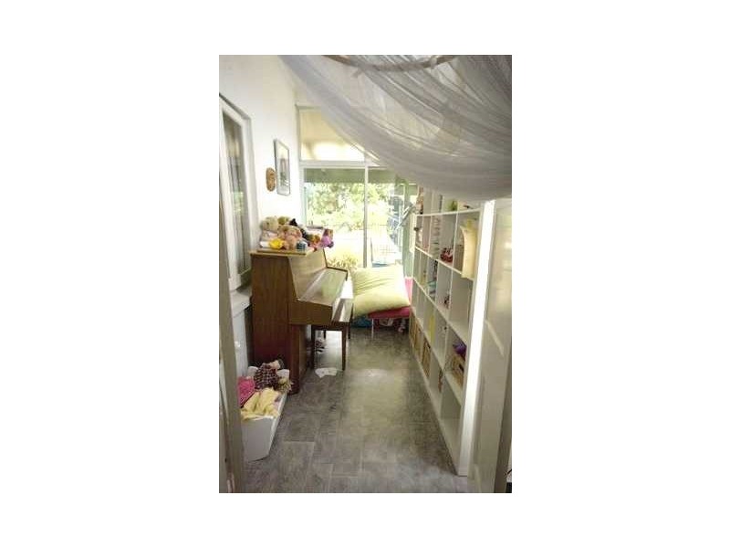 6 Brennan Rd, Scarborough QLD 4020