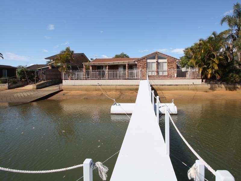 37 Australia Crt, Scarborough QLD 4020