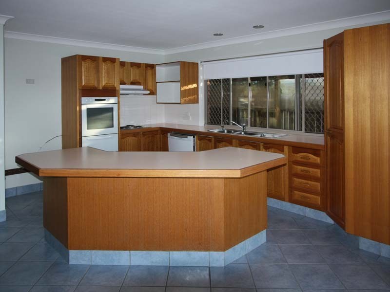 37 Australia Crt, Scarborough QLD 4020