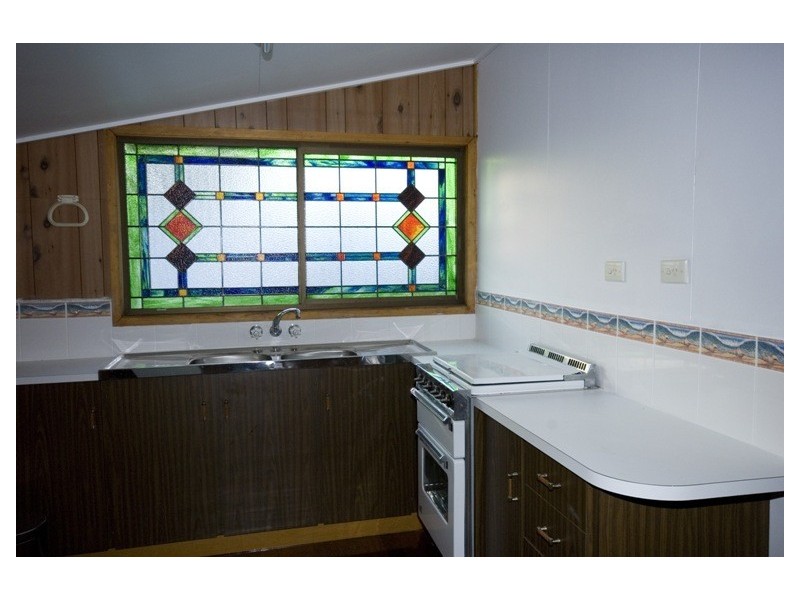 18 Whytecliffe Pde, Woody Point QLD 4019