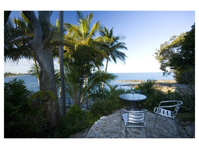 18 Whytecliffe Pde, Woody Point QLD 4019