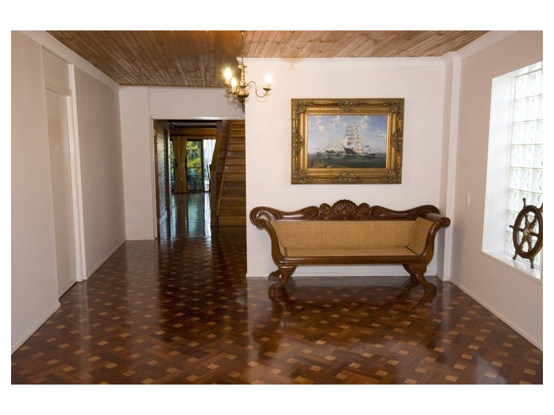 18 Whytecliffe Pde, Woody Point QLD 4019