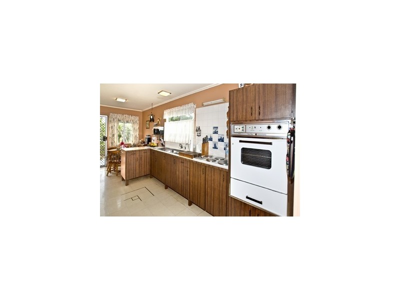 76 Arthur St, Woody Point QLD 4019