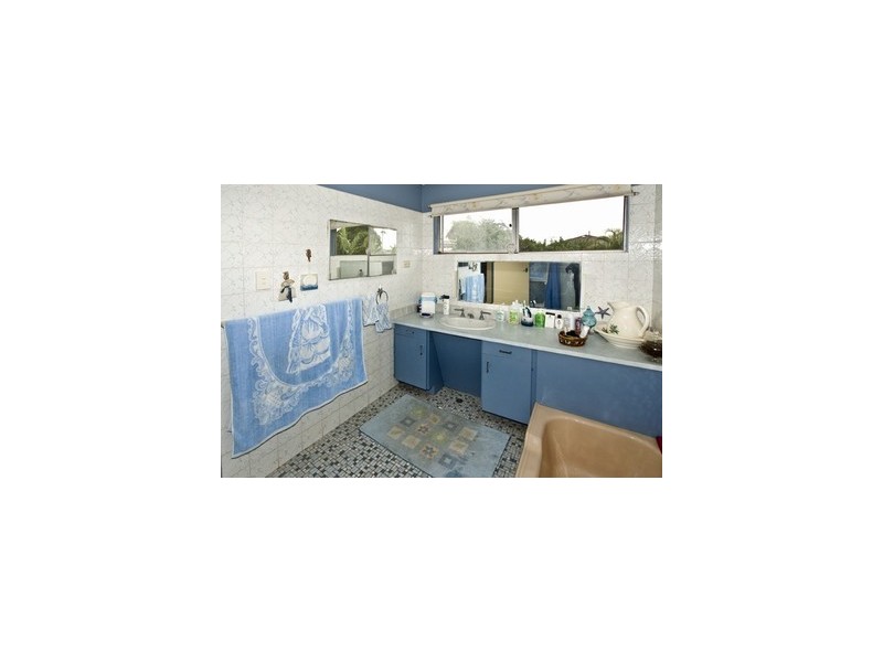 76 Arthur St, Woody Point QLD 4019