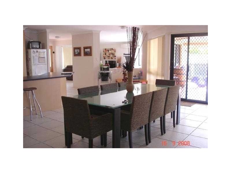 4 Mariner Crt, Scarborough QLD 4020