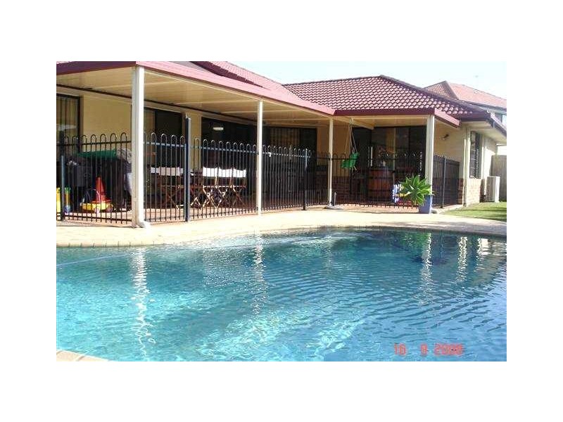 4 Mariner Crt, Scarborough QLD 4020