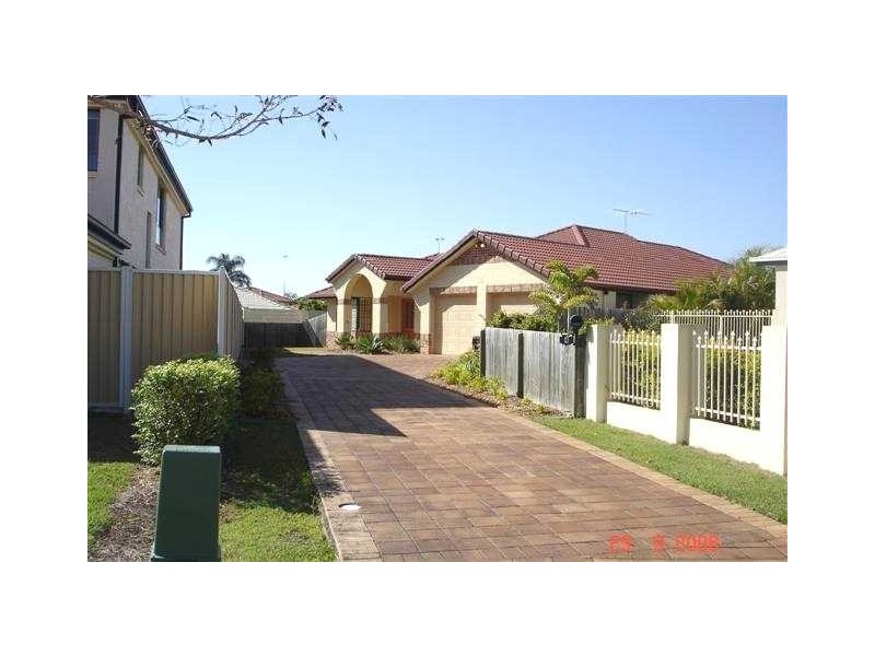 4 Mariner Crt, Scarborough QLD 4020