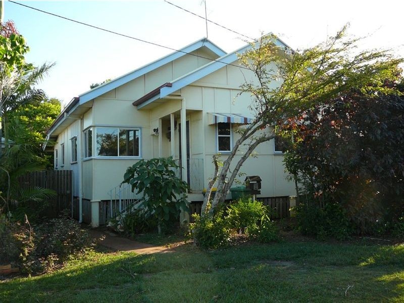 11 James, Scarborough QLD 4020